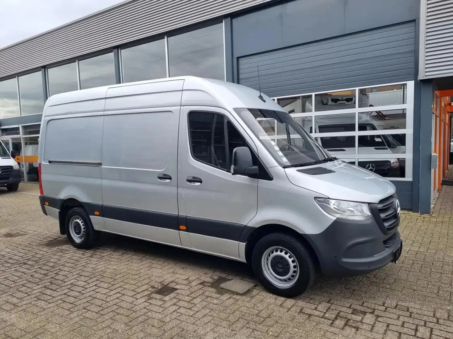 Mercedes-Benz Sprinter 314 CDI L2H2 EURO 6/ Airco/ Navi/ Camera Grau - 1
