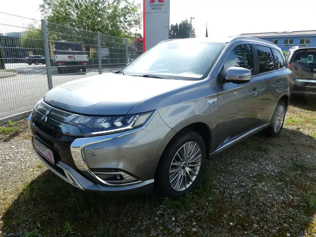 Mitsubishi Outlander Plug In Hybrid 2.4 4WD Spirit+