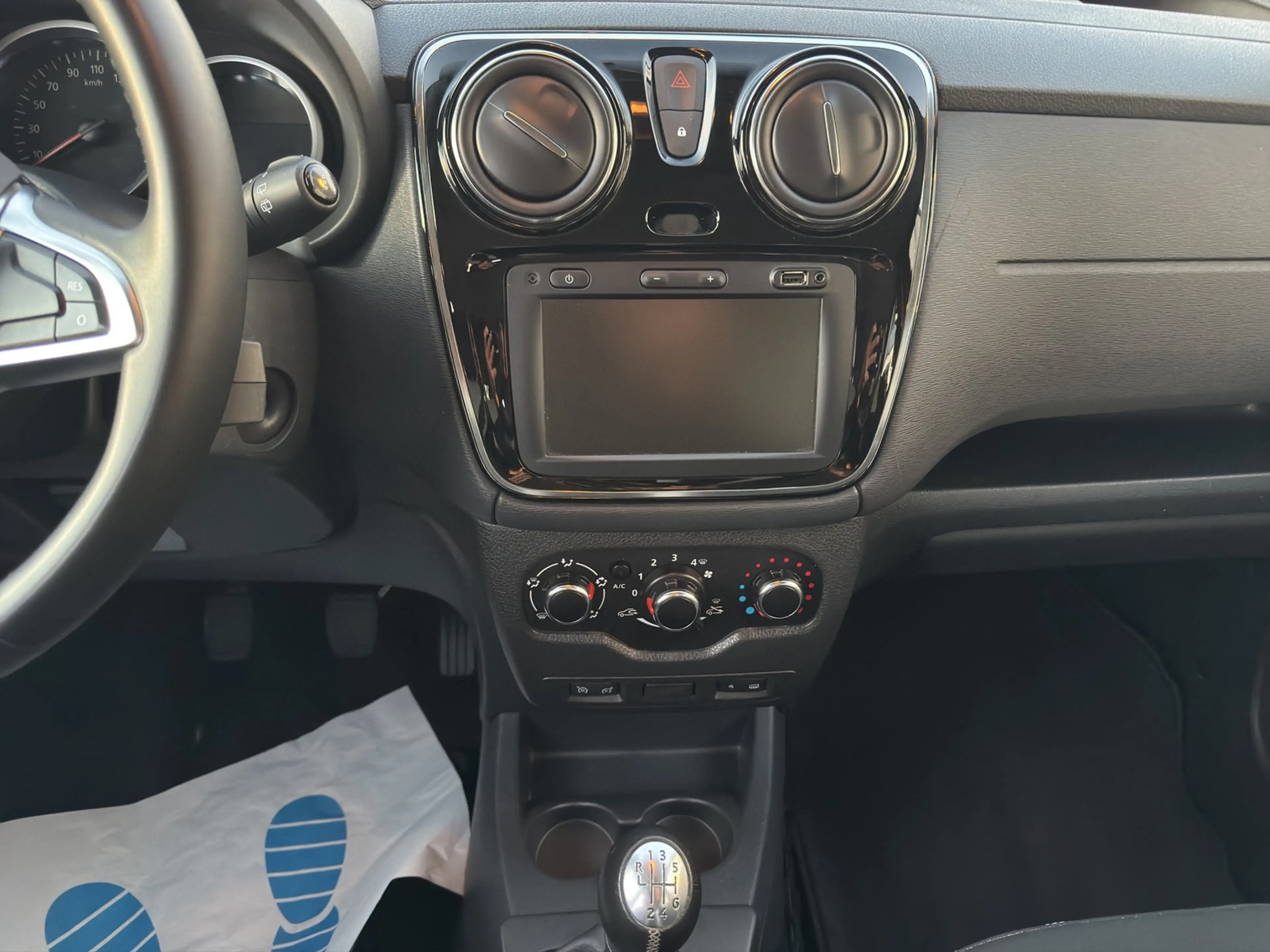 Dacia Dokker Stepway Celebration 1,5 Ltr.-70 kW BLUE dCi Diesel — photo 10