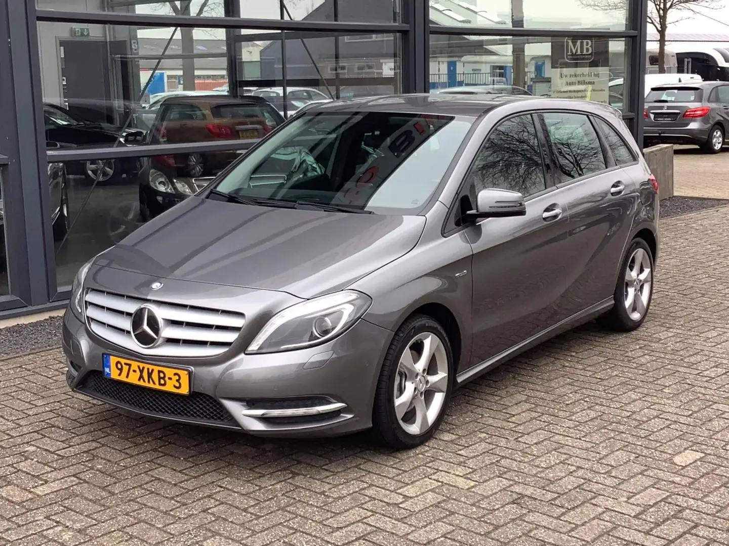 Mercedes-Benz B 200 Ambition xenon verlichting, cruise, trekhaak Grau - 2