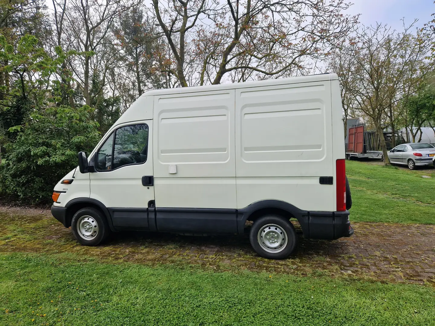Iveco Kampeerwagen Biały - 1