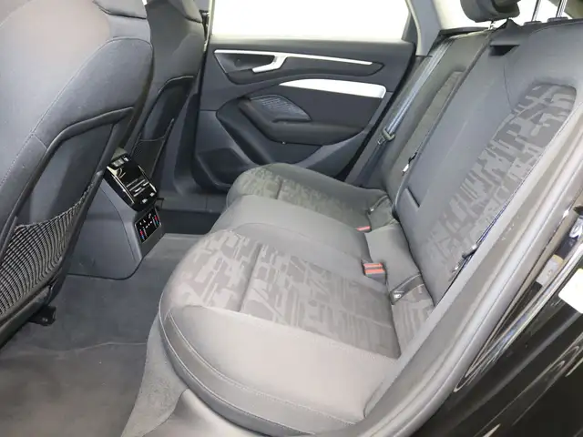 Audi A6 view 13