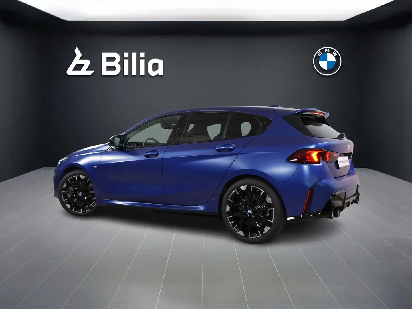 BMW 135 M135 xDrive Sportpaket Head-Up HK HiFi DAB LED Blauw - 2