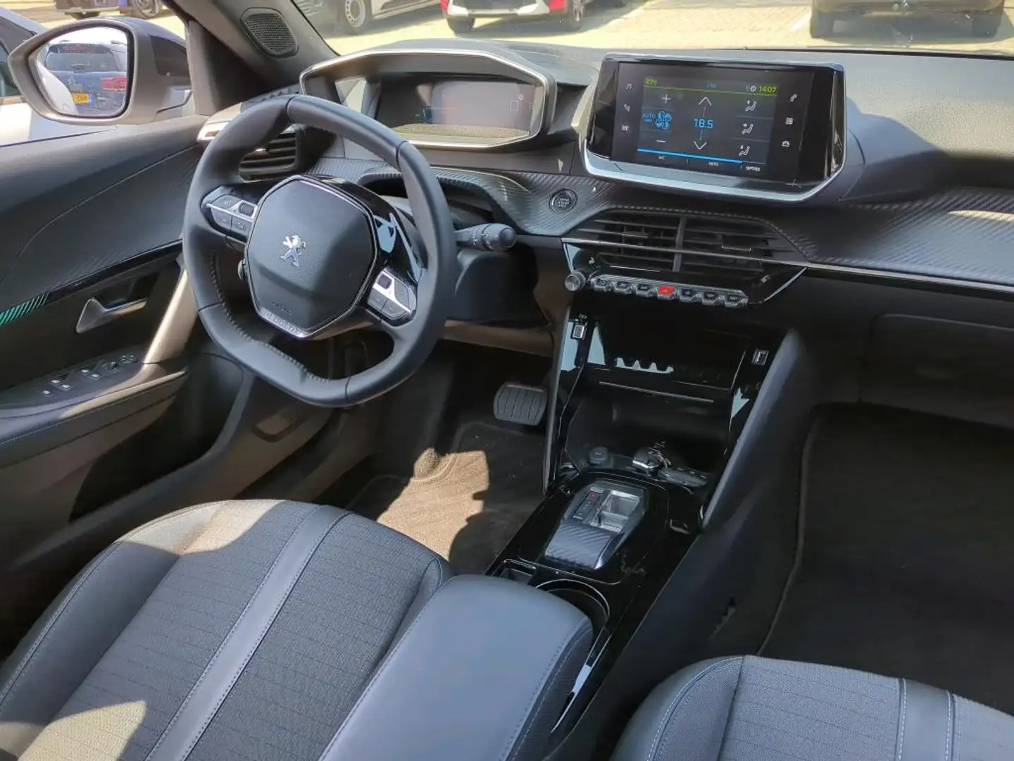 Peugeot e-2008 EV Allure Pack 50 kWh | Clima | Cruise | Stoelverw Gris - 2
