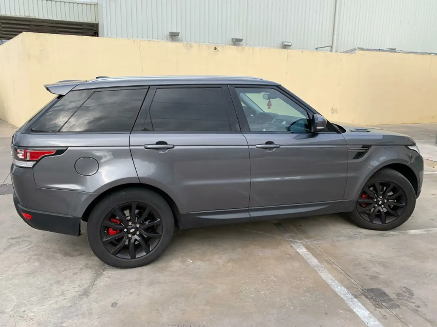 Land Rover Range Rover Sport 3.0TDV6 SE Aut. Grijs - 1