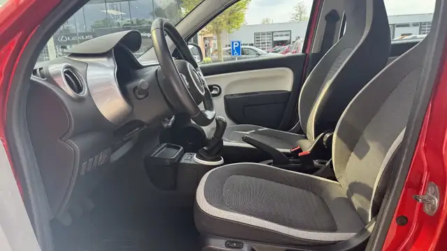 Renault Twingo view 8