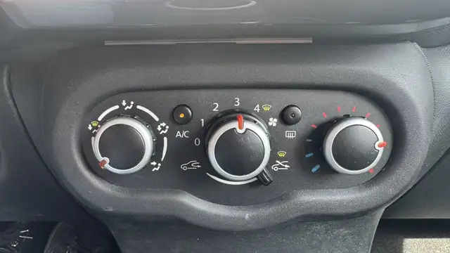 Renault Twingo view 11