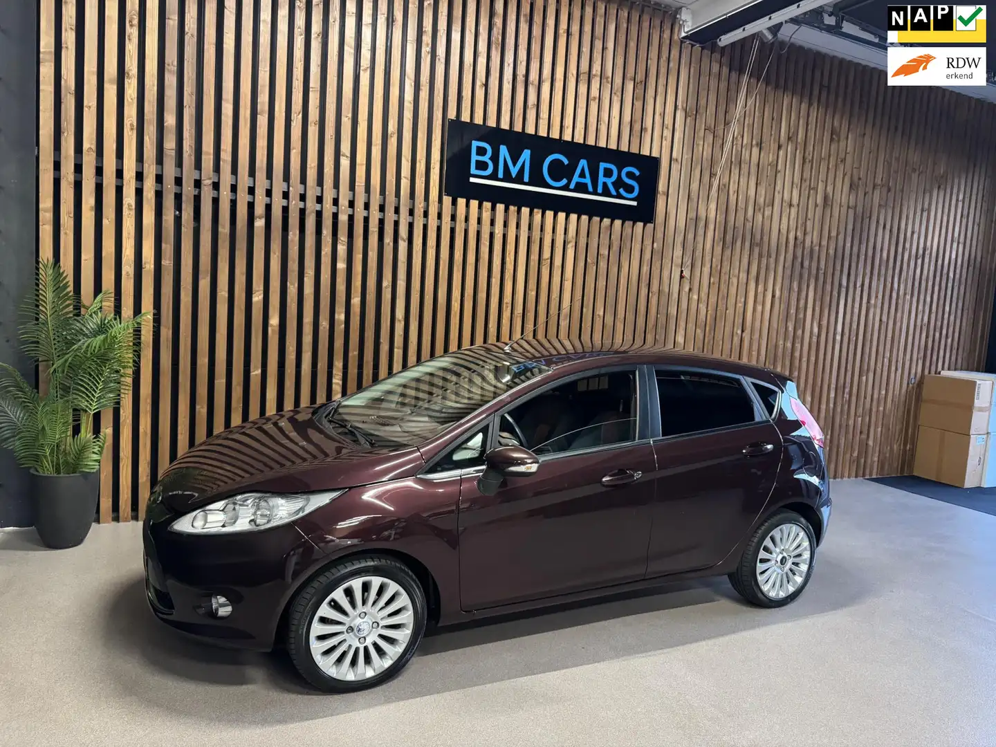 Ford Fiesta 1.6 Ghia Clima, Parkeersensoren, Nieuwe APK Paars - 1