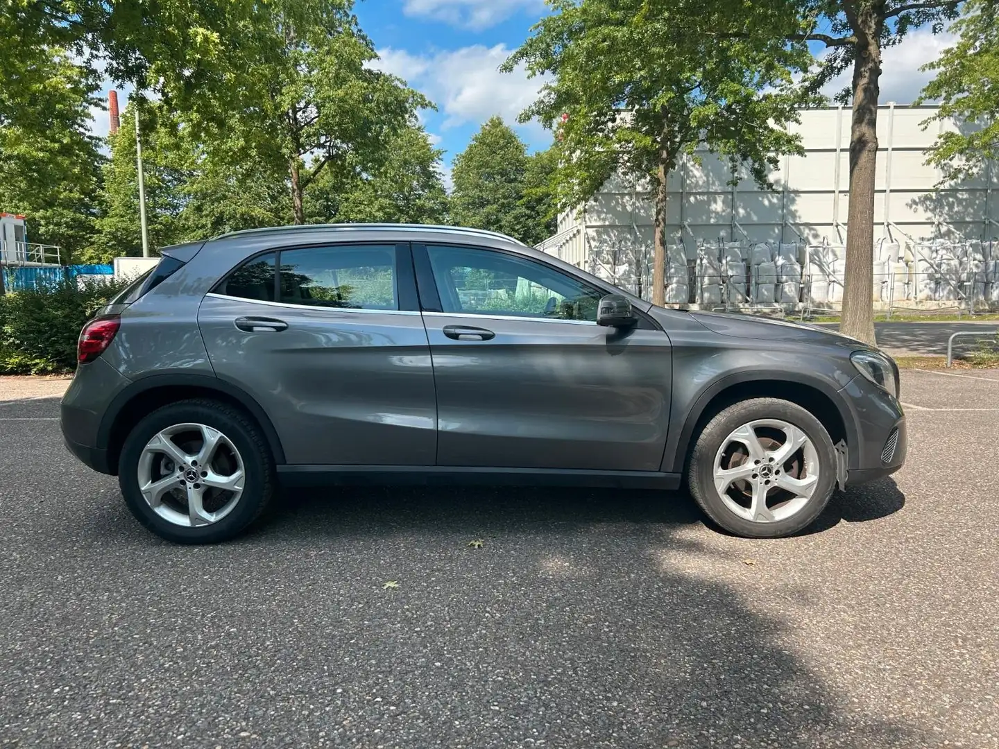 Mercedes-Benz GLA 200 GLA 200 Aut. 7G-dct Urban Grau - 1