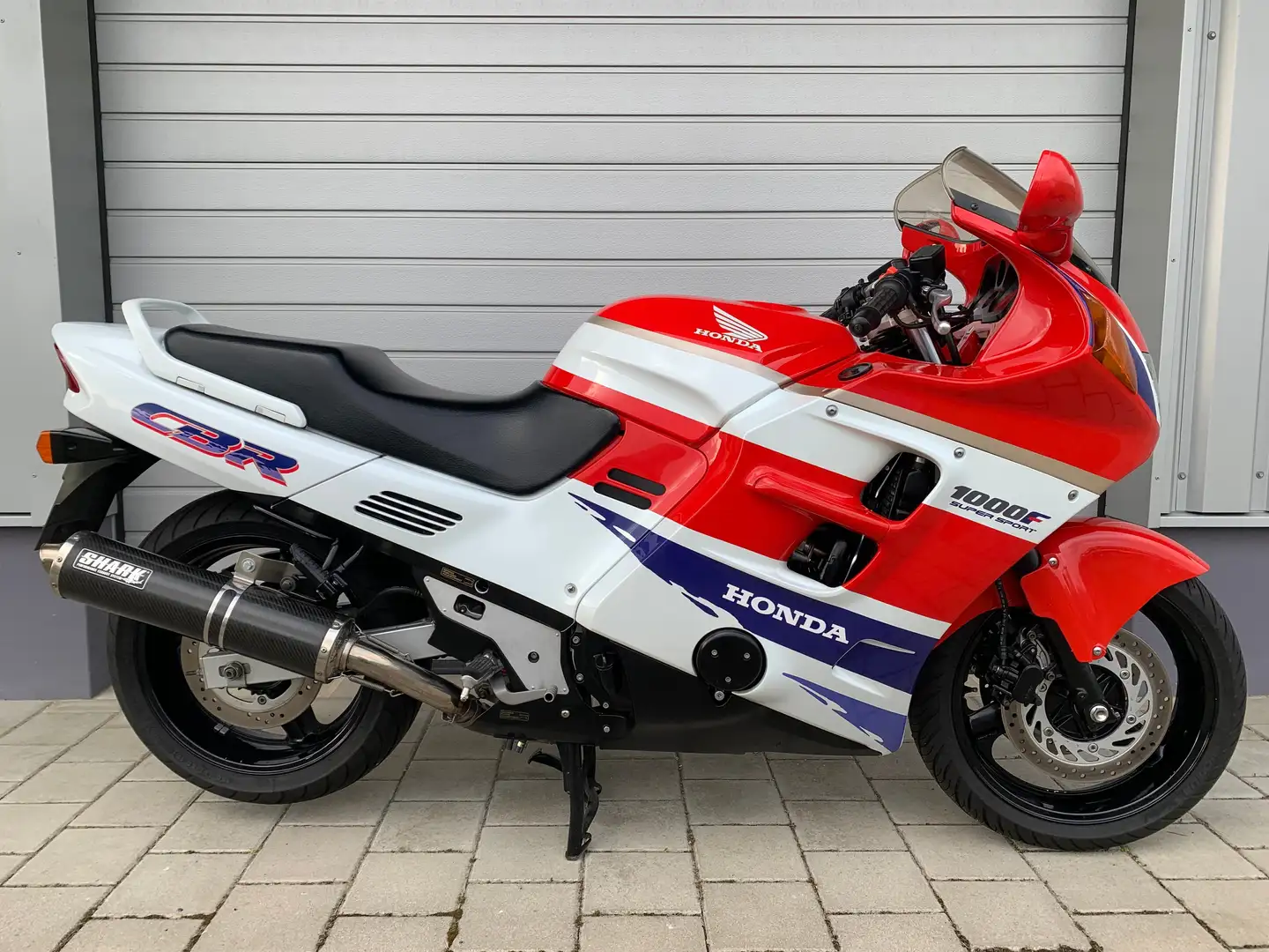 Honda CBR 1000 Roşu - 2