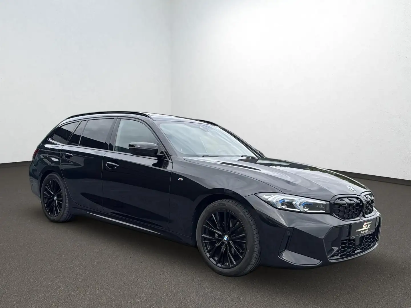 BMW 320 i Tour. M-Sport LED Pano Live-Cockpit HeadUp Noir - 2