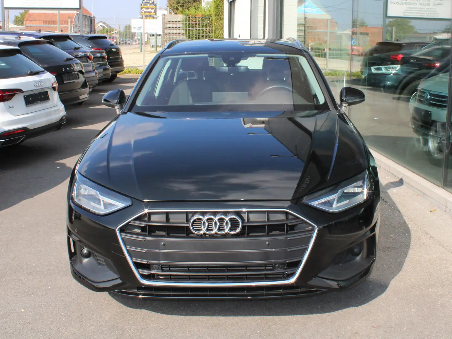 Audi A4 2.0 35TFSI S TRONIC-AC-CAMERA-NAVI-FRONT/LANE ASS Zwart - 2