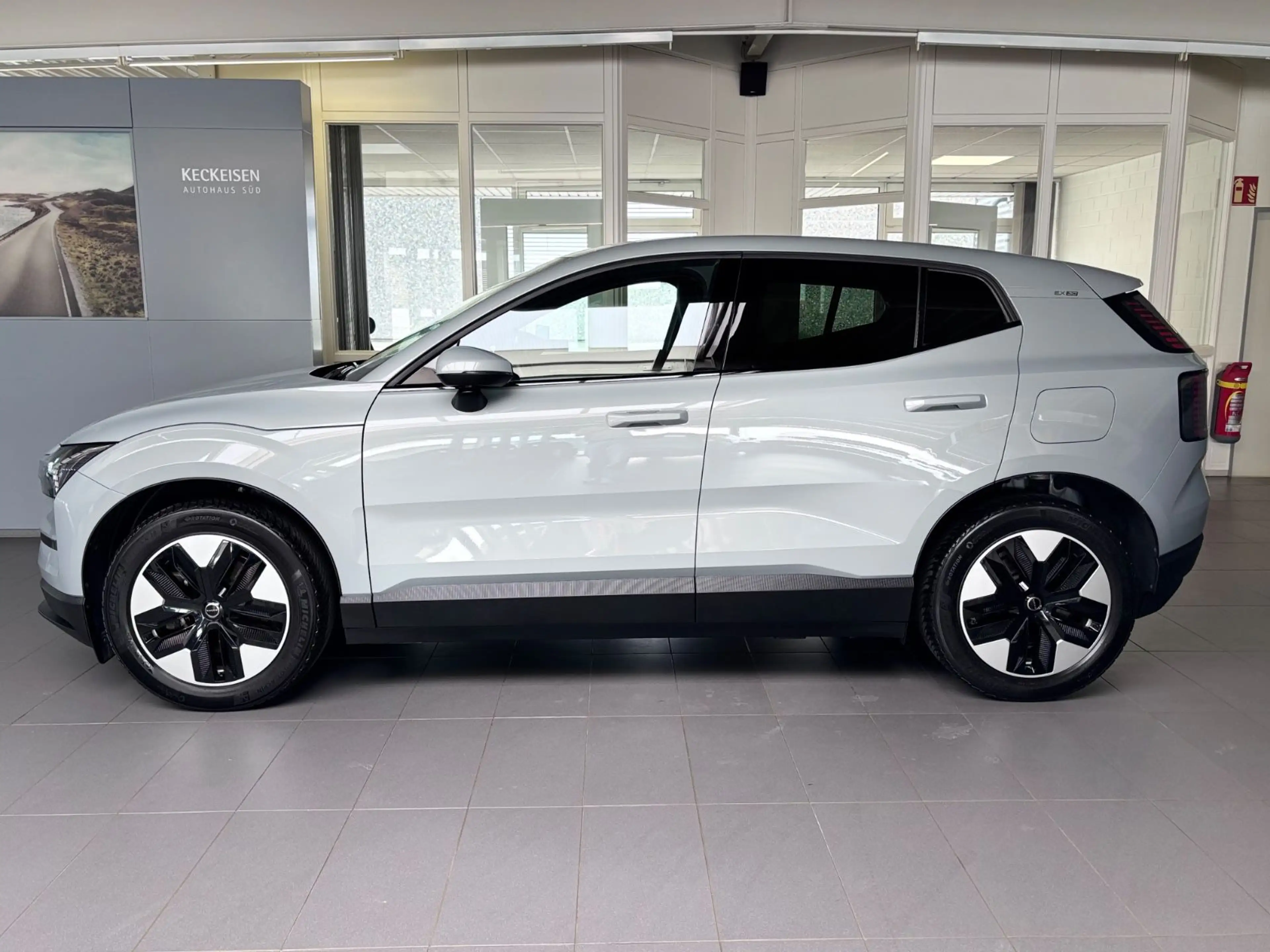 Volvo EX30 Single Motor Extended Range Core Winter — photo 7