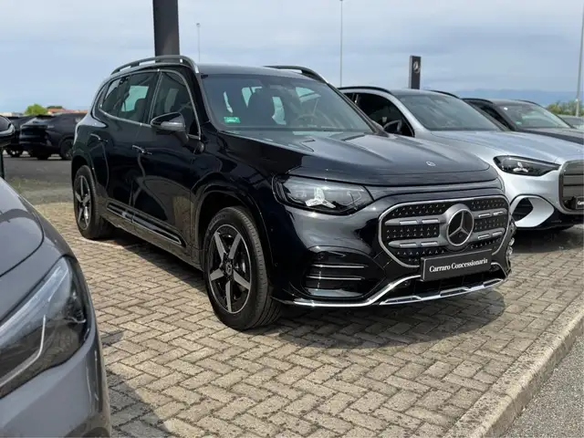 Mercedes-Benz GLB 250 + con tecnologia EQ