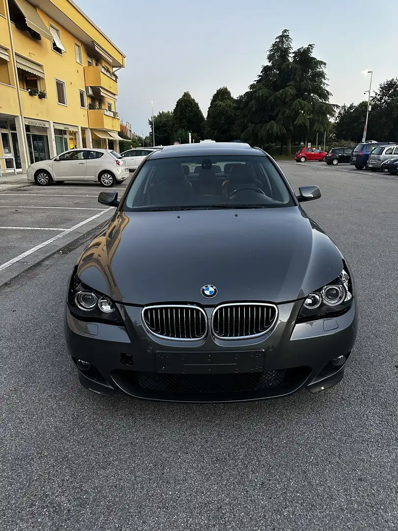 BMW 545 545i - 1