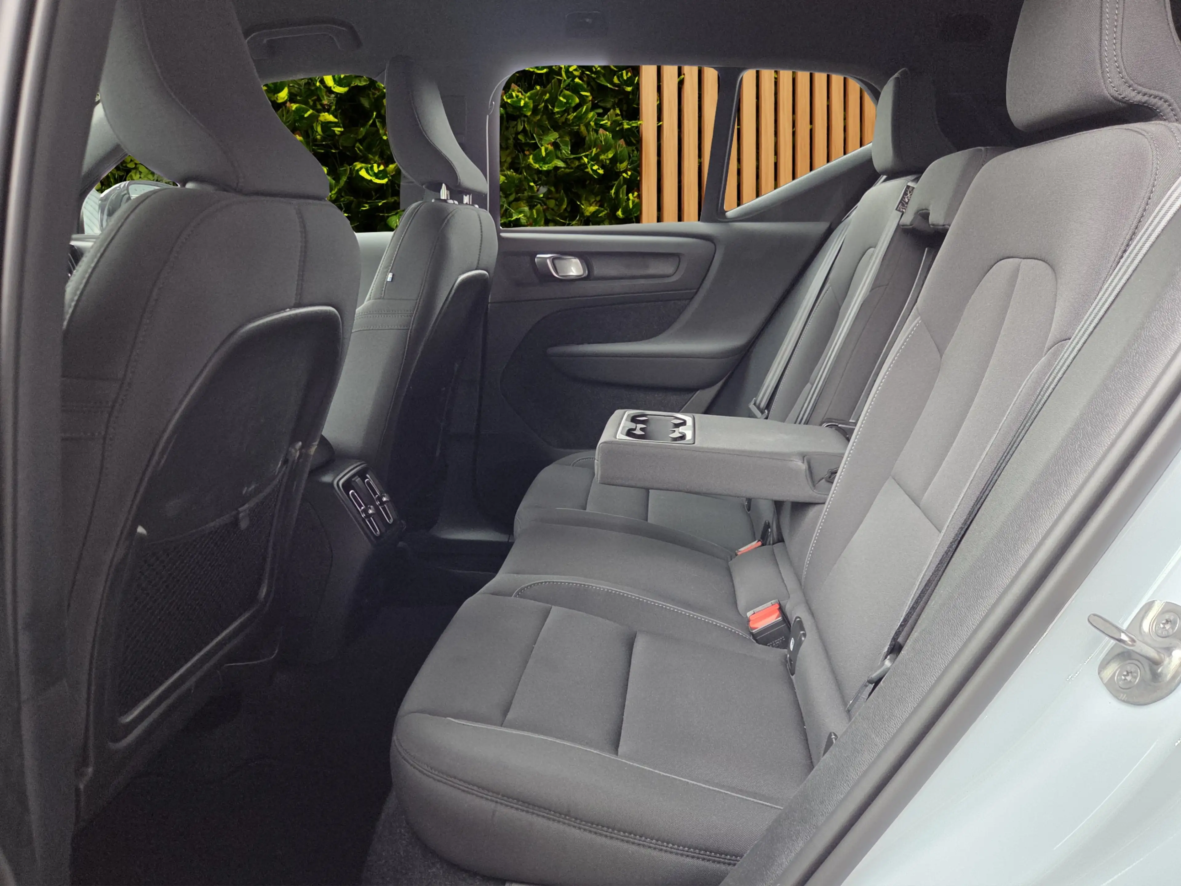 Volvo EX40 Single Motor Extended Range Plus 82 kWh | Trekhaak — photo 6