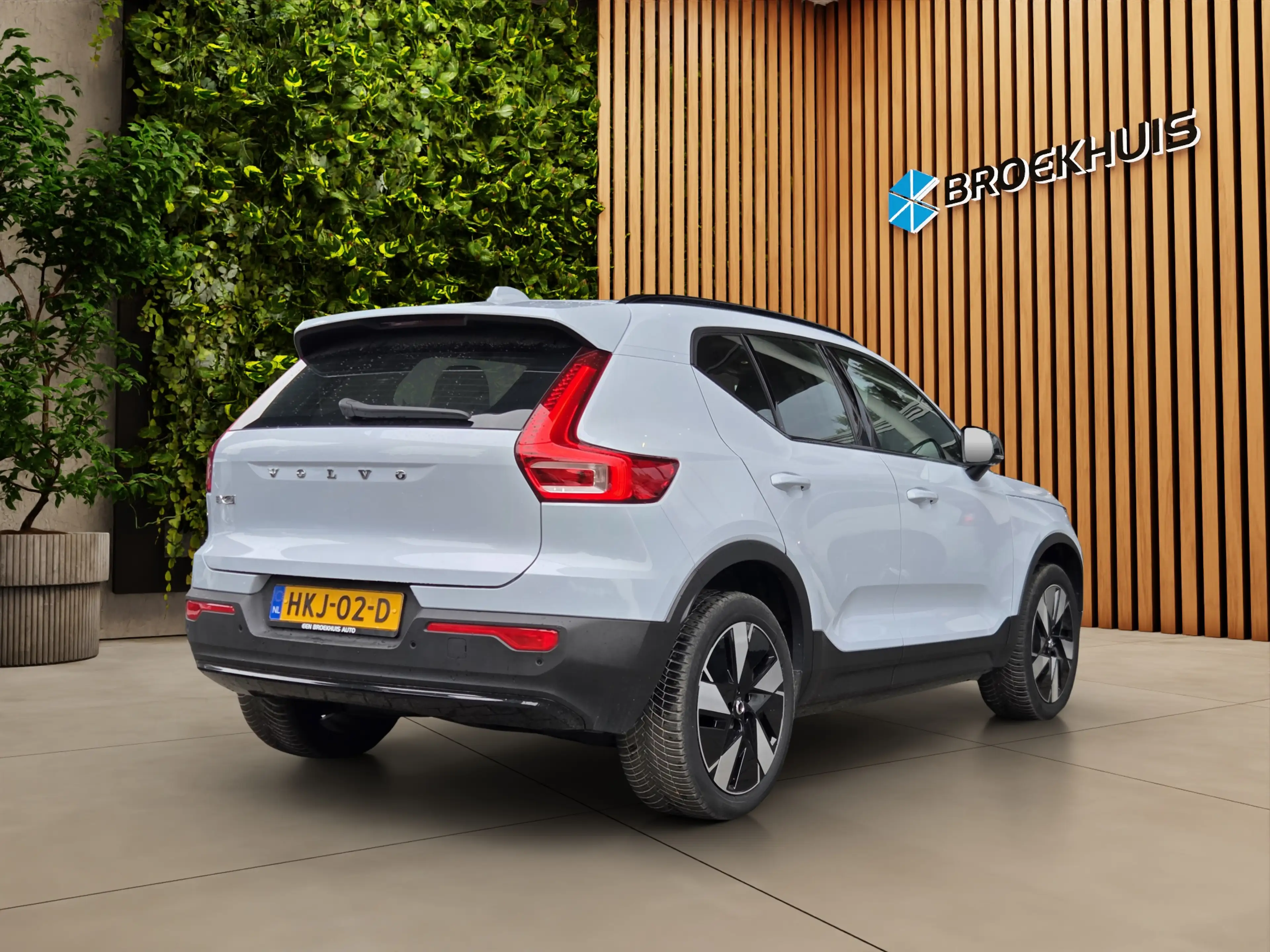 Volvo EX40 Single Motor Extended Range Plus 82 kWh | Trekhaak — photo 2