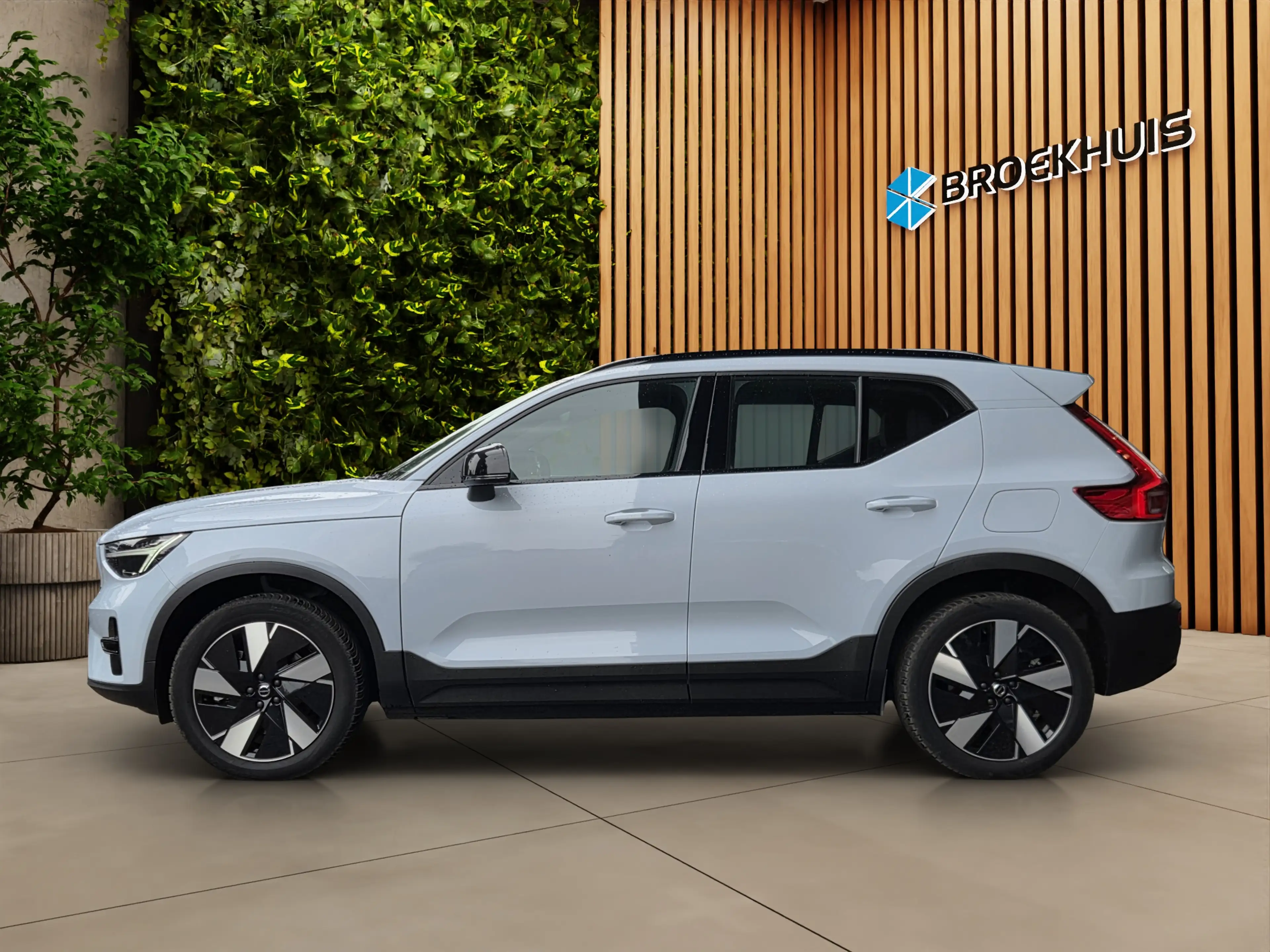 Volvo EX40 Single Motor Extended Range Plus 82 kWh | Trekhaak — photo 4