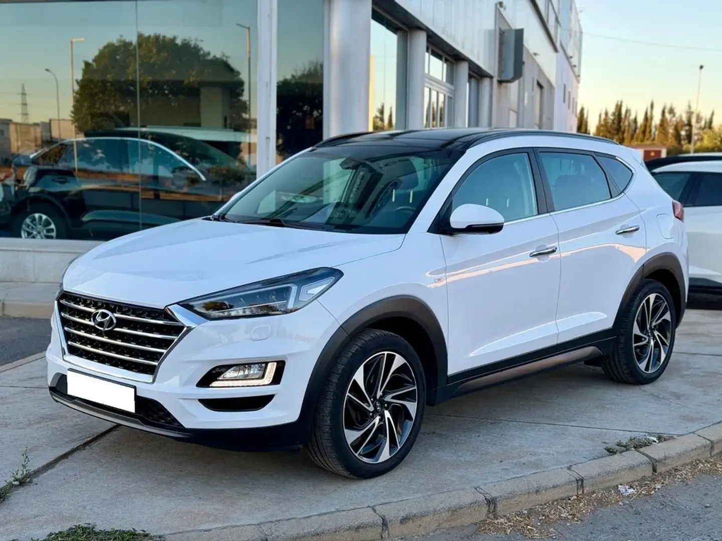 Hyundai TUCSON 2.0 CRDI 185cv AT 4X4 48V Style Blanco - 1