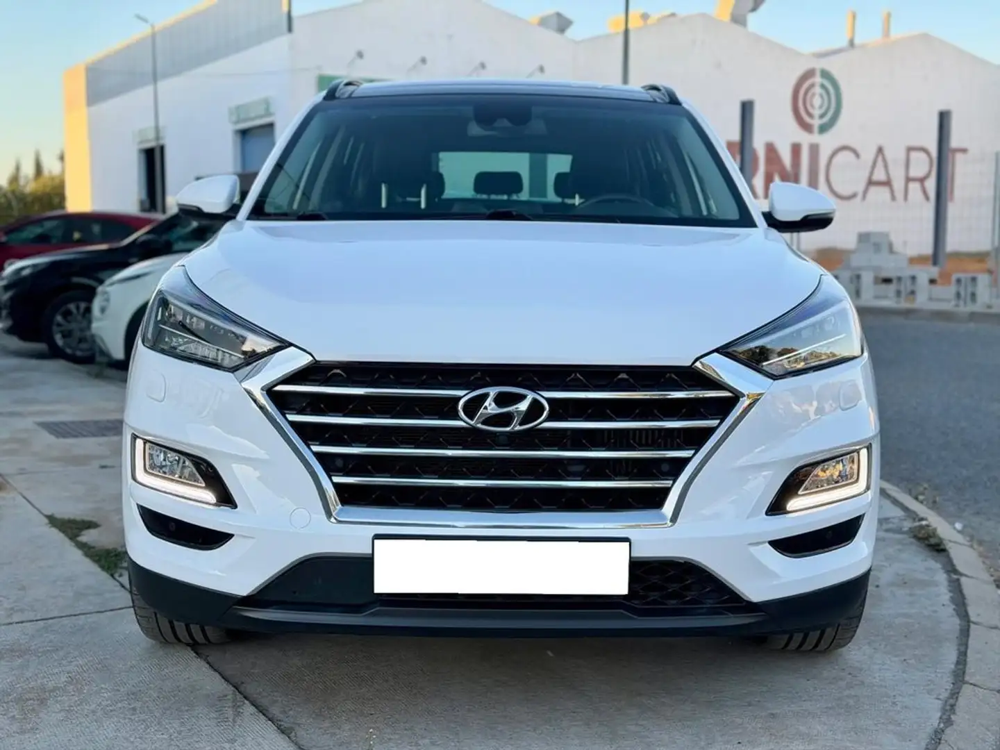 Hyundai TUCSON 2.0 CRDI 185cv AT 4X4 48V Style Blanco - 2