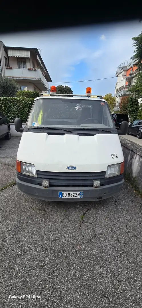 Ford Transit carroattrezzi con patente categoria B Bianco - 1
