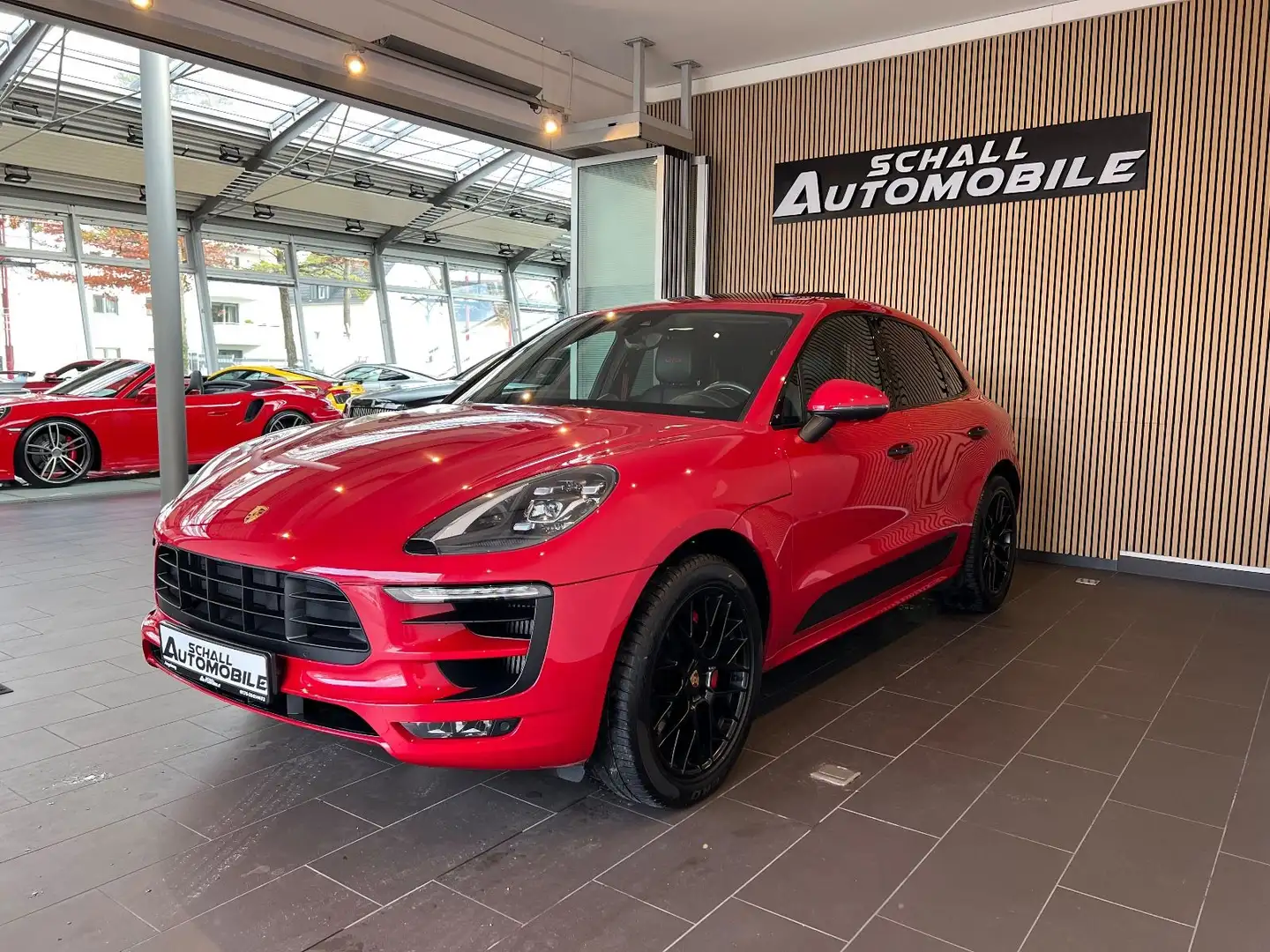Porsche Macan GTS *PANO/AHK/PASM/1Hand/PDLS+/CAM* Rot - 1