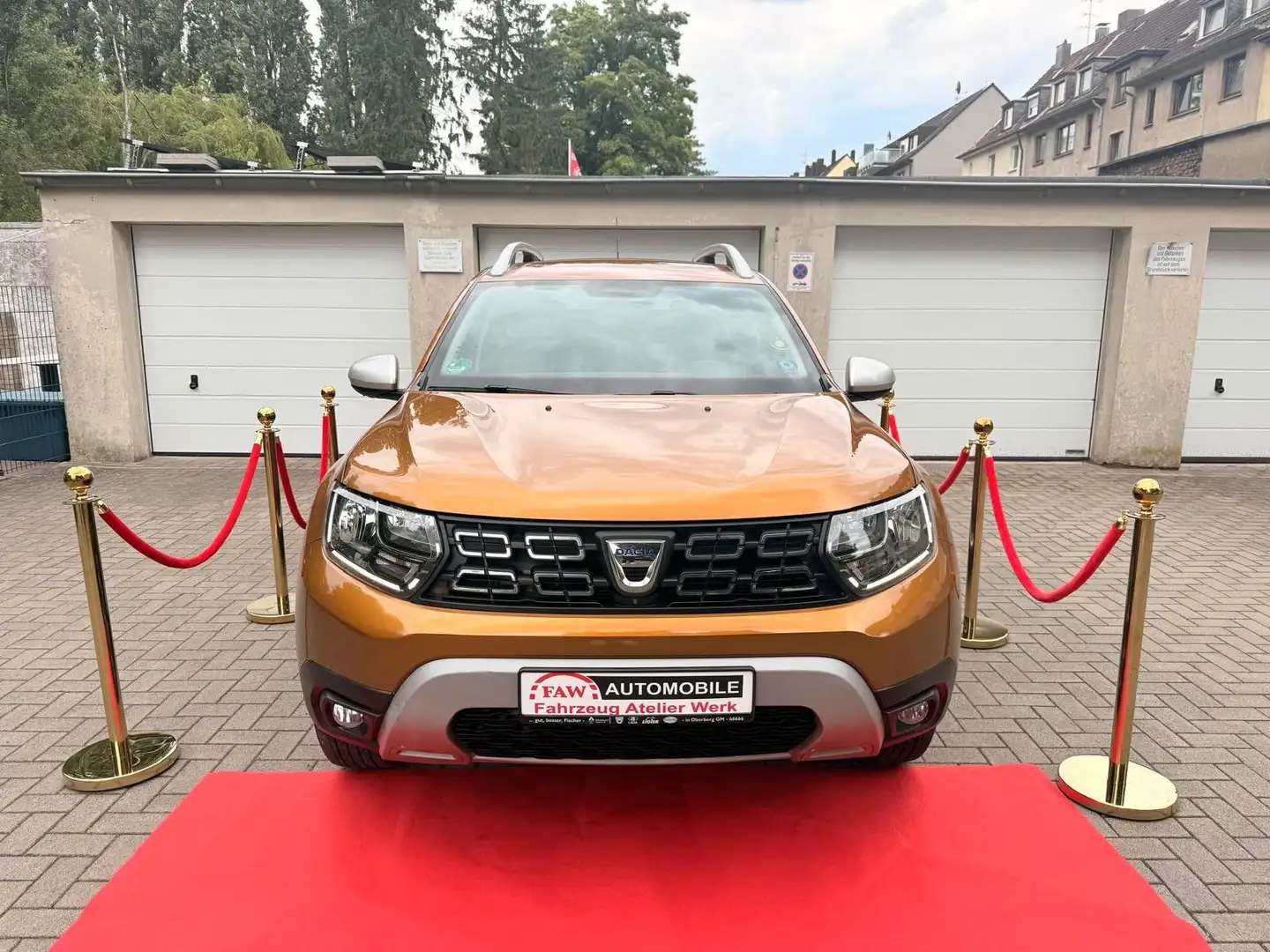 Dacia Duster II Prestige/1.Hand/Leder/Navi/Alufelgen/ Orange - 1
