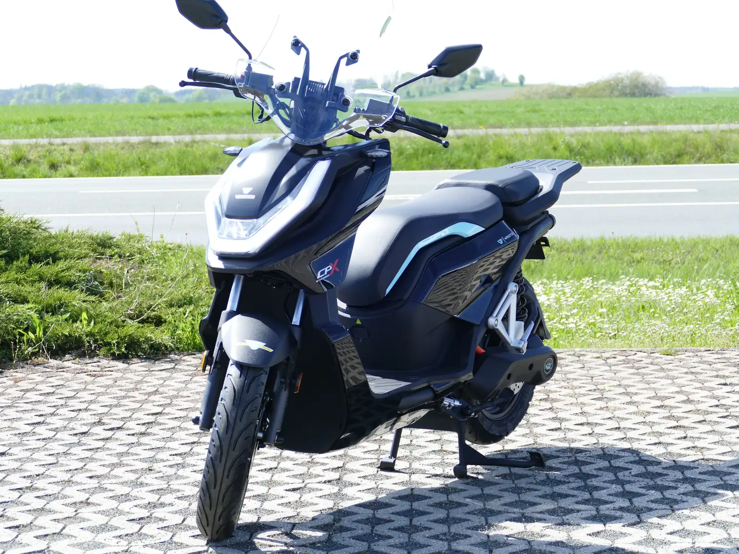 Super Soco CPX VMOTO Elektroroller A1 - 105 km/h Negro - 2