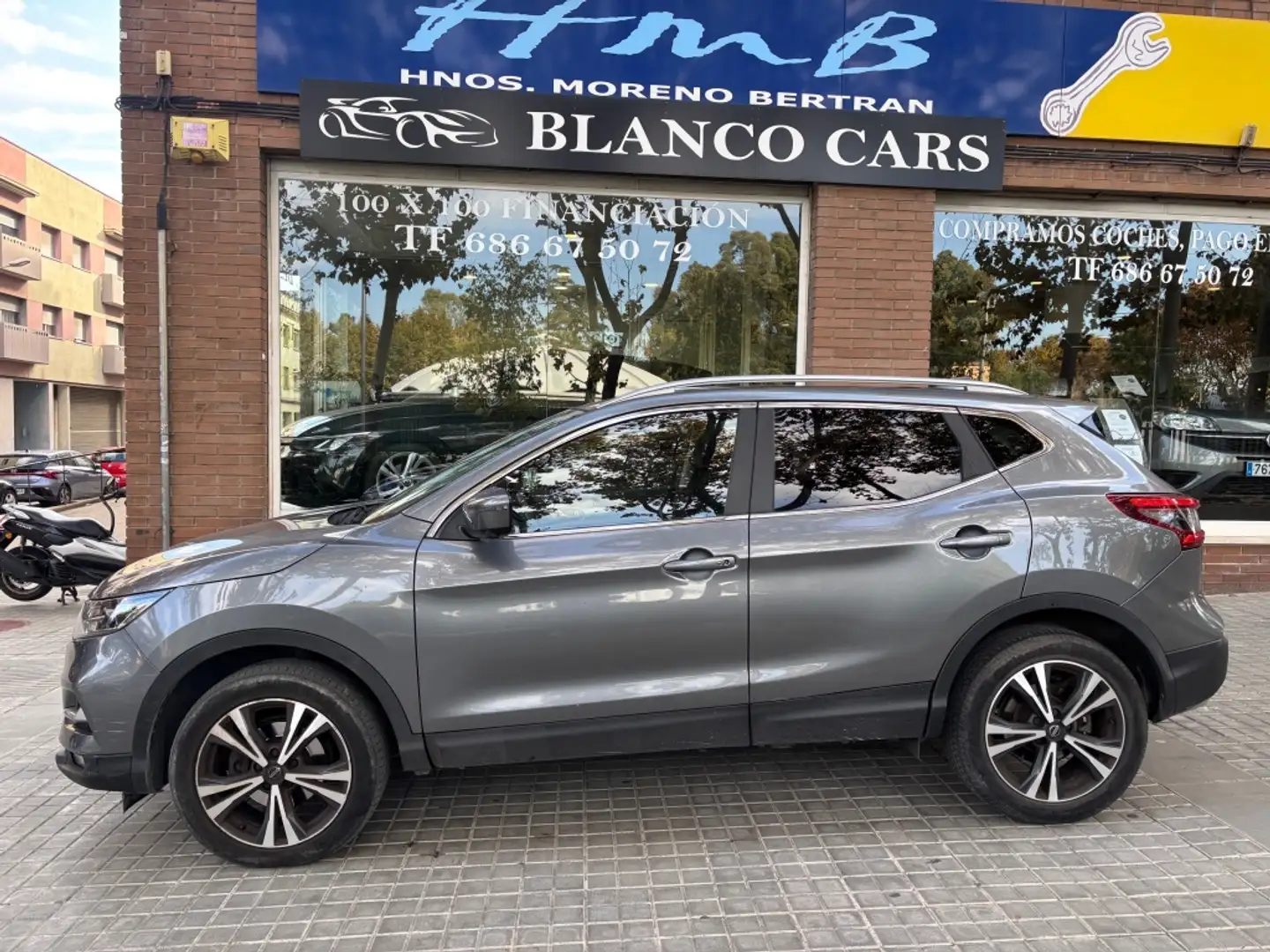 Nissan Qashqai 1.6dCi Tekna 4x2 Gris - 1
