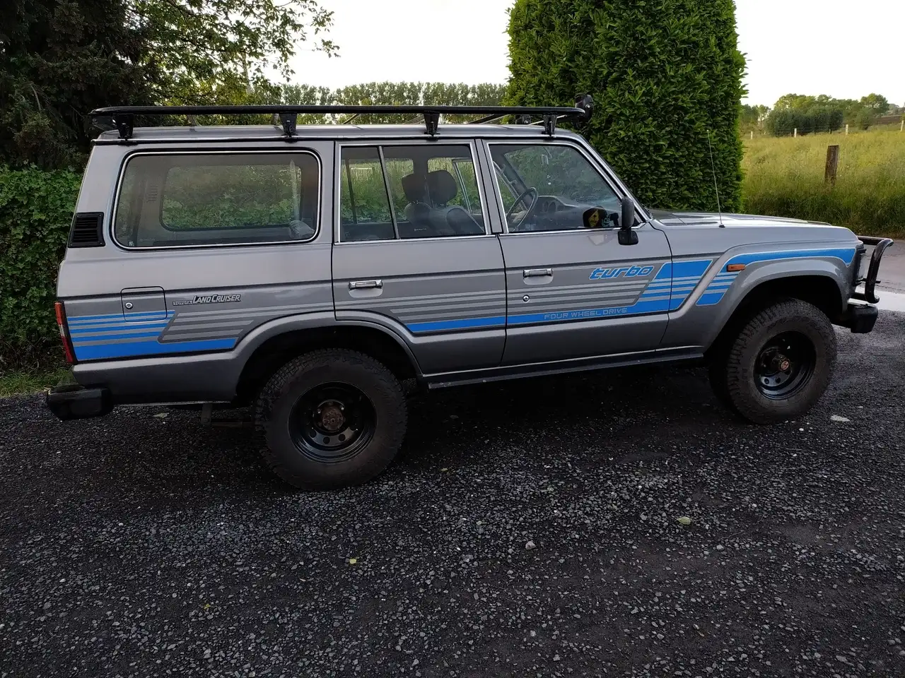 Toyota Land Cruiser HJ 61, foto 2