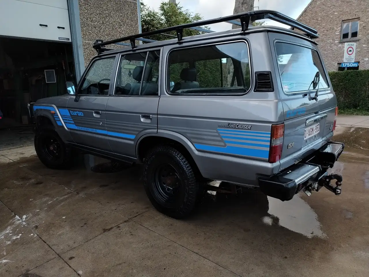 Toyota Land Cruiser HJ 61, foto 3
