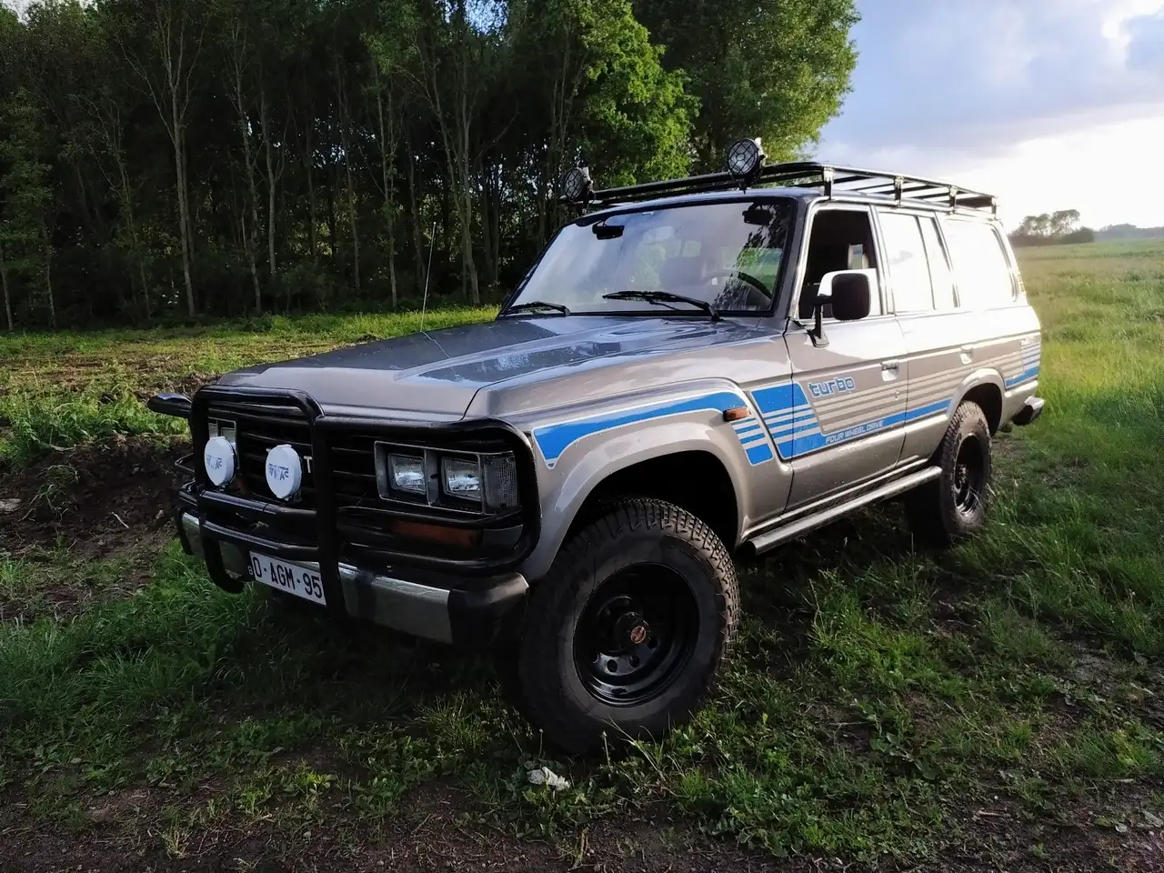Toyota Land Cruiser HJ 61, foto 1