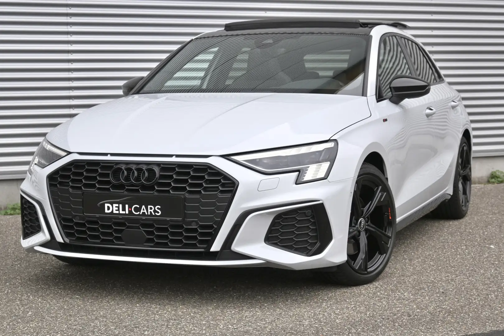 Audi A3 Sportback 35 TFSI S-Line B&O | Matrix | Apple-Carp Wit - 1