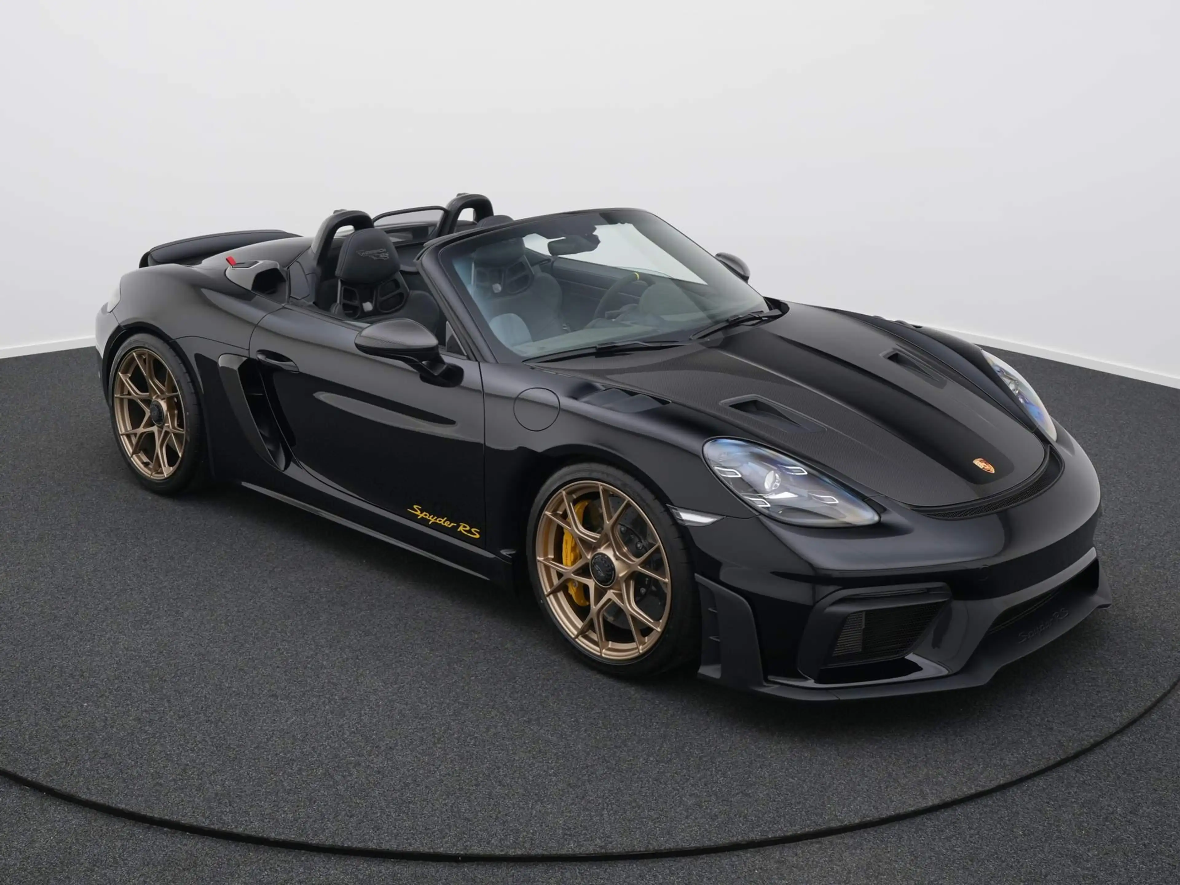 Porsche 718 Spyder RS — photo 13