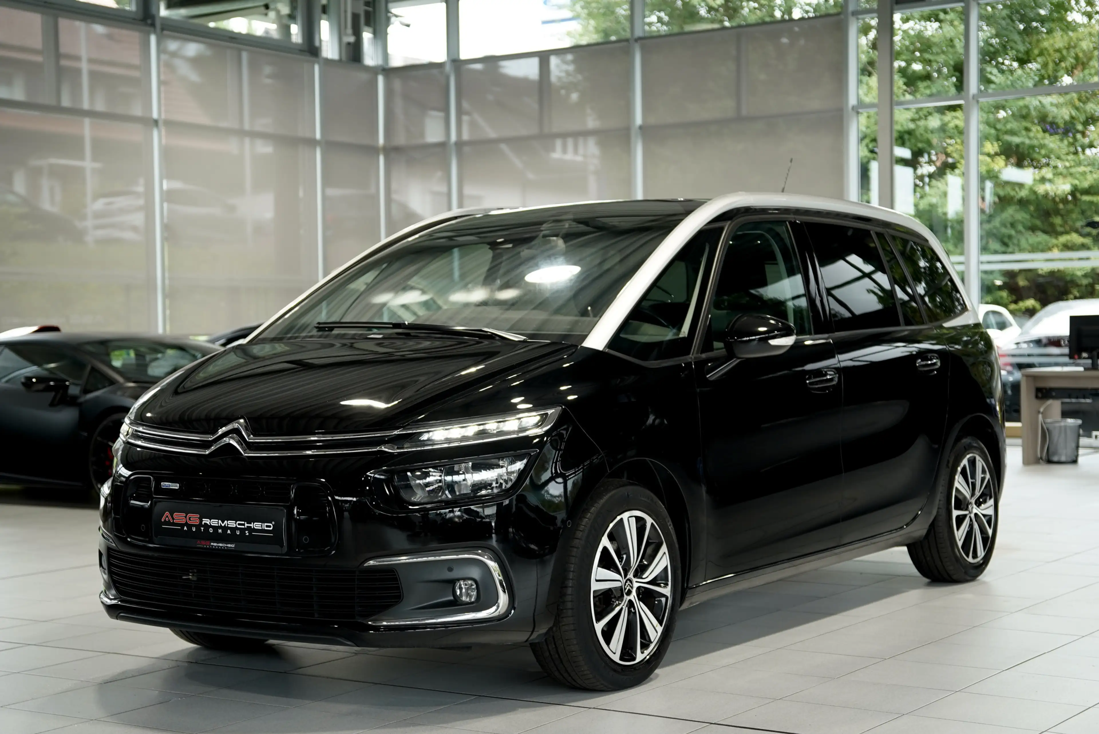 Citroen Grand C4 Picasso Shine 2H *Pano*7-Si — photo 4