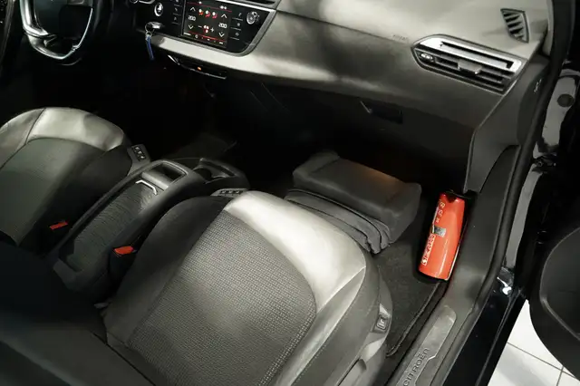 Citroen Grand C4 Picasso view 15