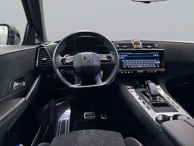 DS Automobiles DS 7 view 13