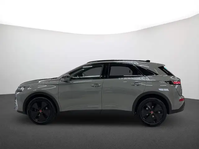 DS Automobiles DS 7 view 4