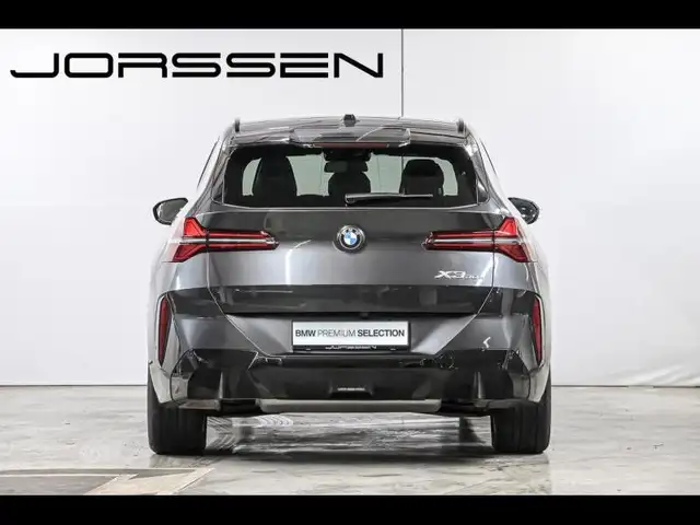 BMW X3 view 3