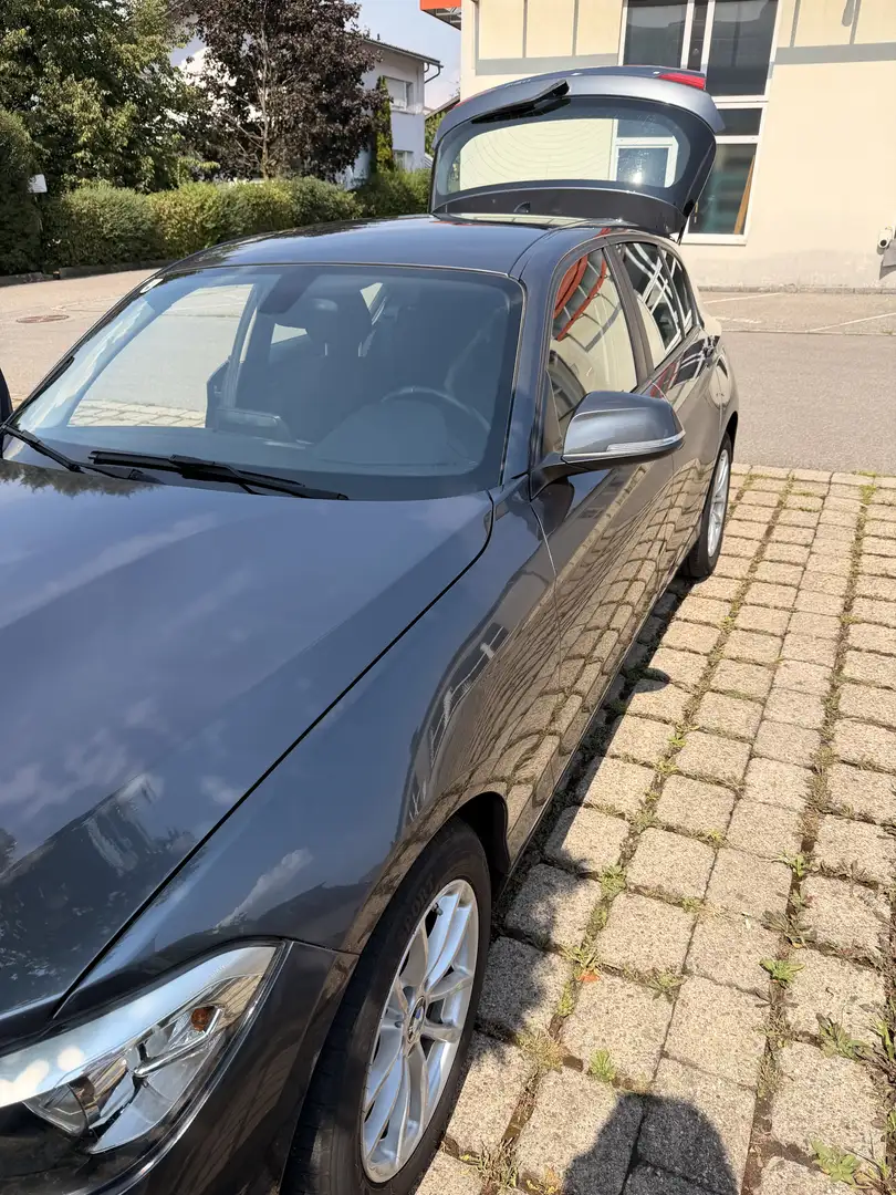BMW 116 116d Grau - 2
