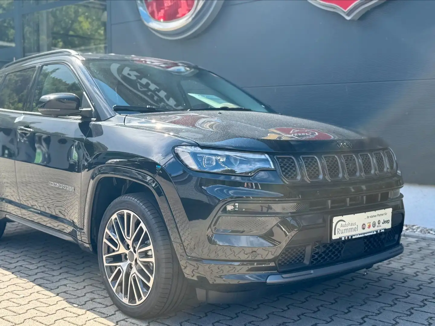 Jeep Compass Summit Mild-Hybrid FWD+ALLWETTERREIFEN+ Noir - 2