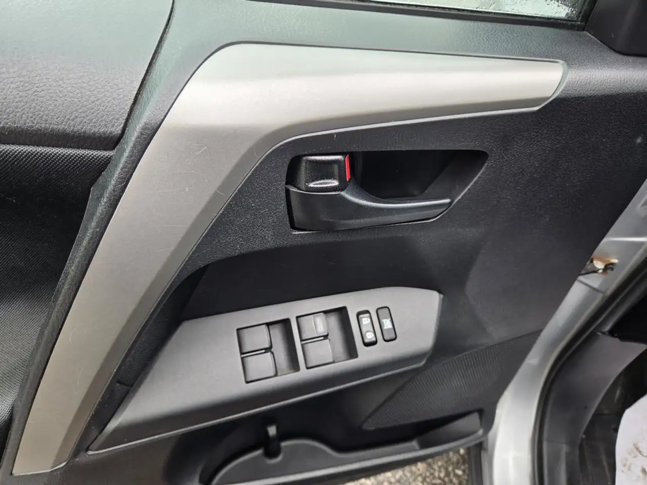 Toyota RAV 4 снимка Toyota RAV 4