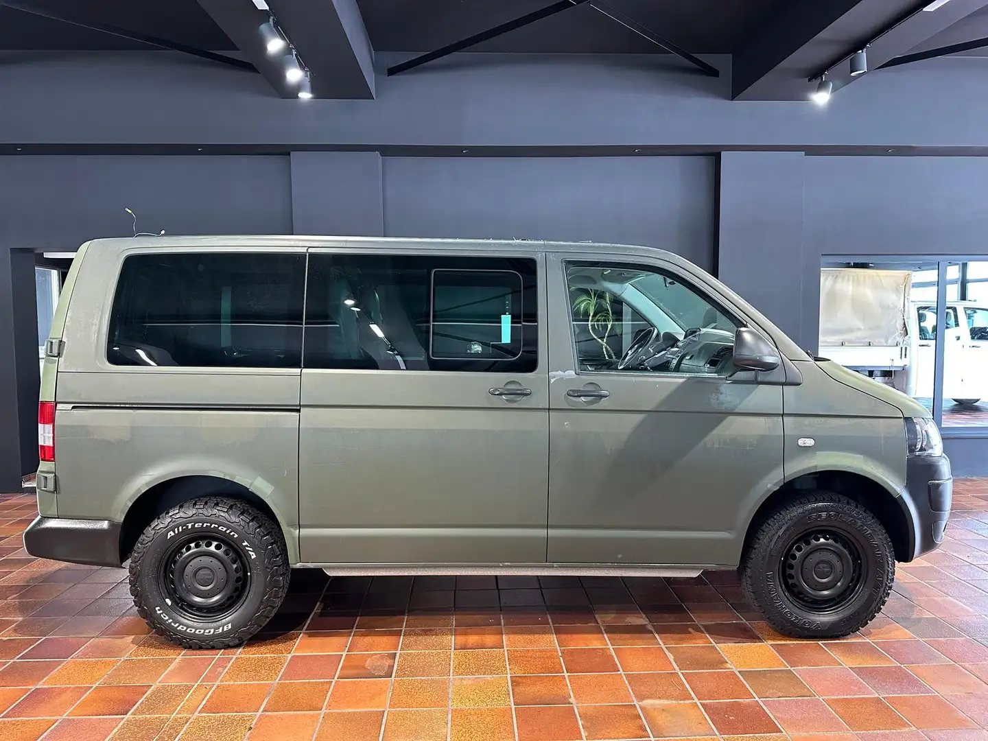 Volkswagen T5 Widder 4Motion kurz Seikel Rockton Bundeswehr Grau - 2