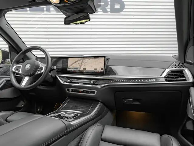 BMW X5 view 5