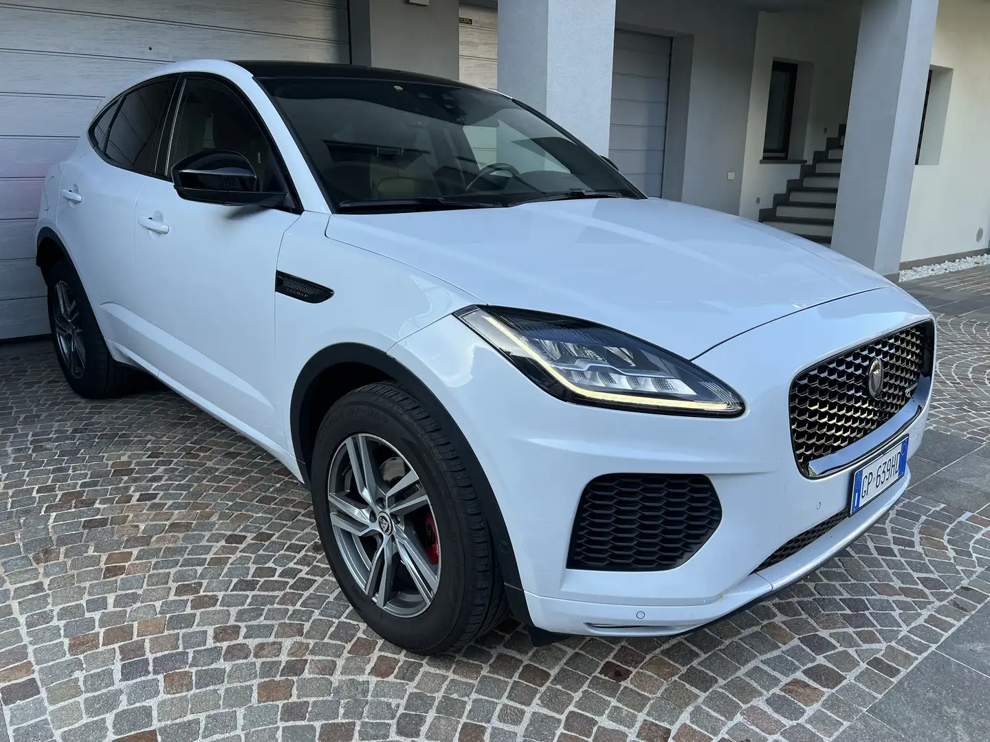 Jaguar E-Pace 2.0d First Edition awd 180cv auto r-dynamics - 1