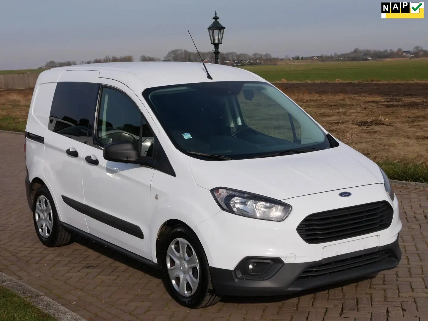 Ford Transit Courier 1.5 TDCI Trend Duratorq S&S AC NAV ** 2022 ** Wit - 1