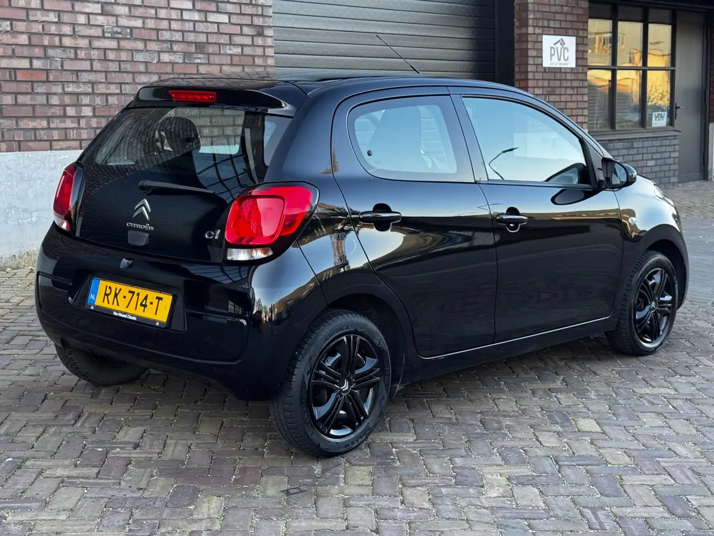 Citroen C1 1.0 e-VTi Feel / Airco / Bluetooth / NED-C1 / C.V. Zwart - 2