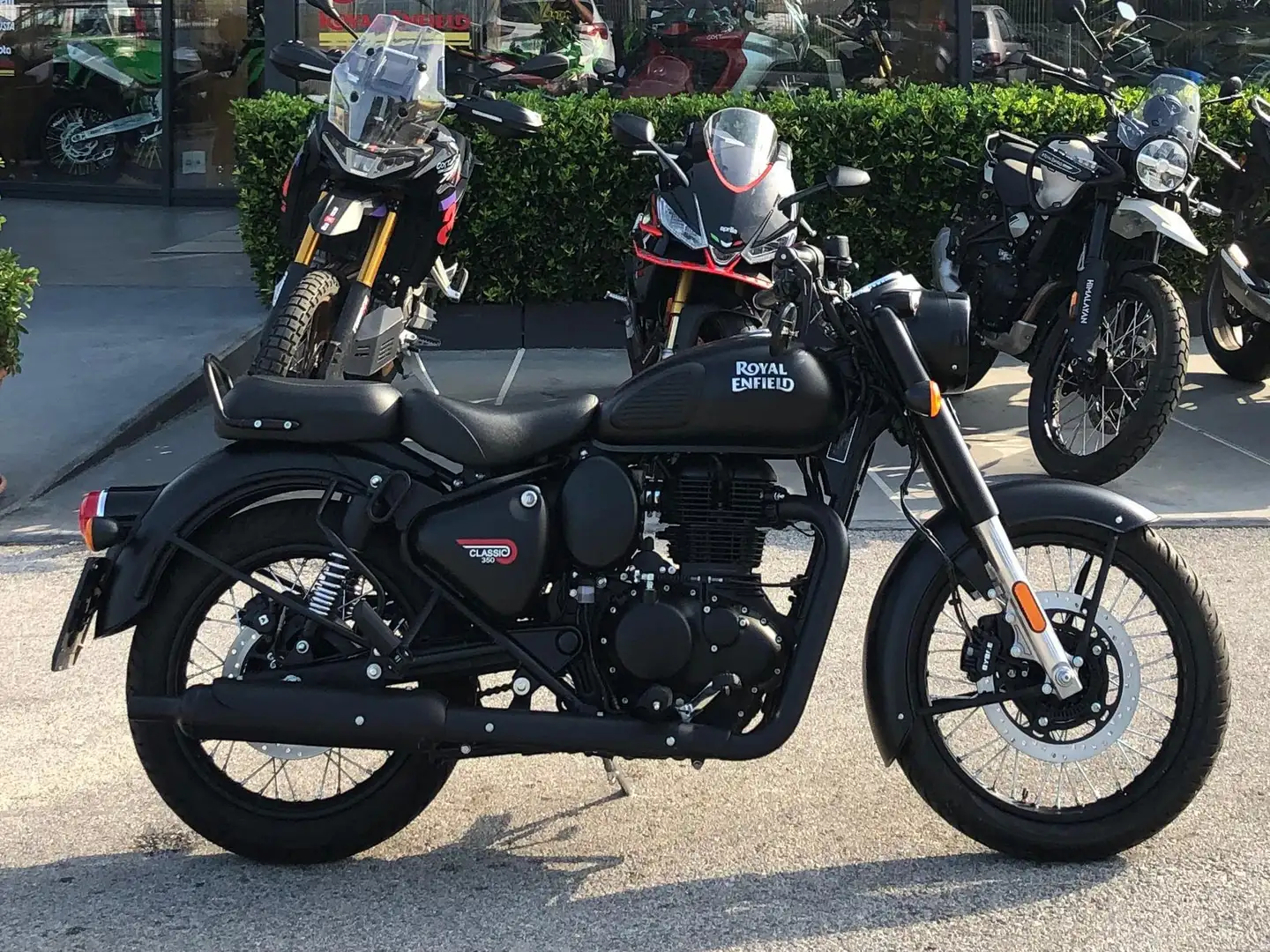 Royal Enfield Classic 350 Nero - 1