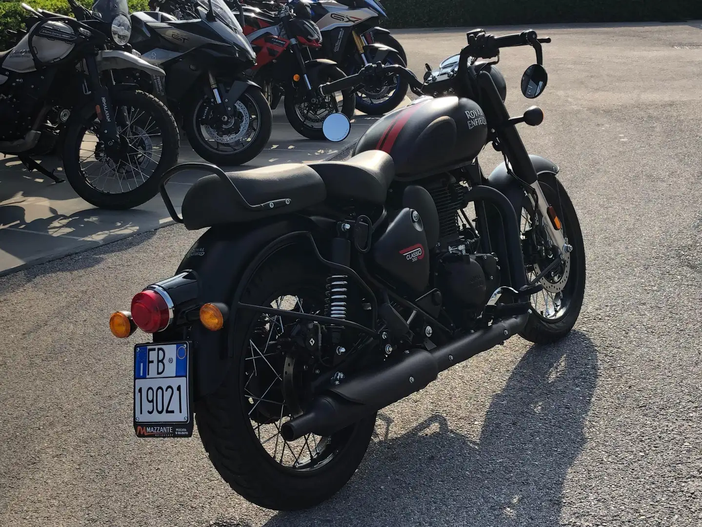 Royal Enfield Classic 350 Nero - 2