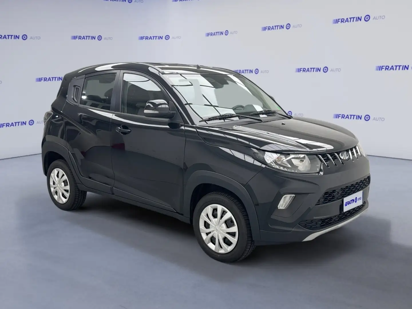 Mahindra KUV100 1.2 VVT M-Bifuel(GPL) K6 Schwarz - 2